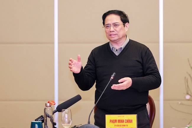 Thủ tướng mong muốn các chủ thể, mỗi người cùng cố gắng, đặt lợi ích của quốc gia, dân tộc, của nhân dân lên trên hết, trước hết để giải quyết công việc. (Ảnh VGP/Nhật Bắc)