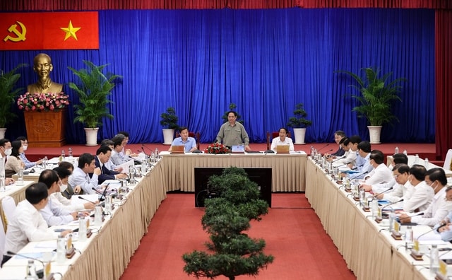 Thủ tướng Chính phủ Phạm Minh Chính chủ trì họp kiểm điểm tiến độ dự án cao tốc Bắc - Nam phía Đông, giai đoạn 2017-2020. Ảnh VGP/Nhật Bắc Thủ tướng Chính phủ Phạm Minh Chính chủ trì họp kiểm điểm tiến độ dự án cao tốc Bắc - Nam phía Đông, giai đoạn 2017-2020. Ảnh VGP/Nhật Bắc