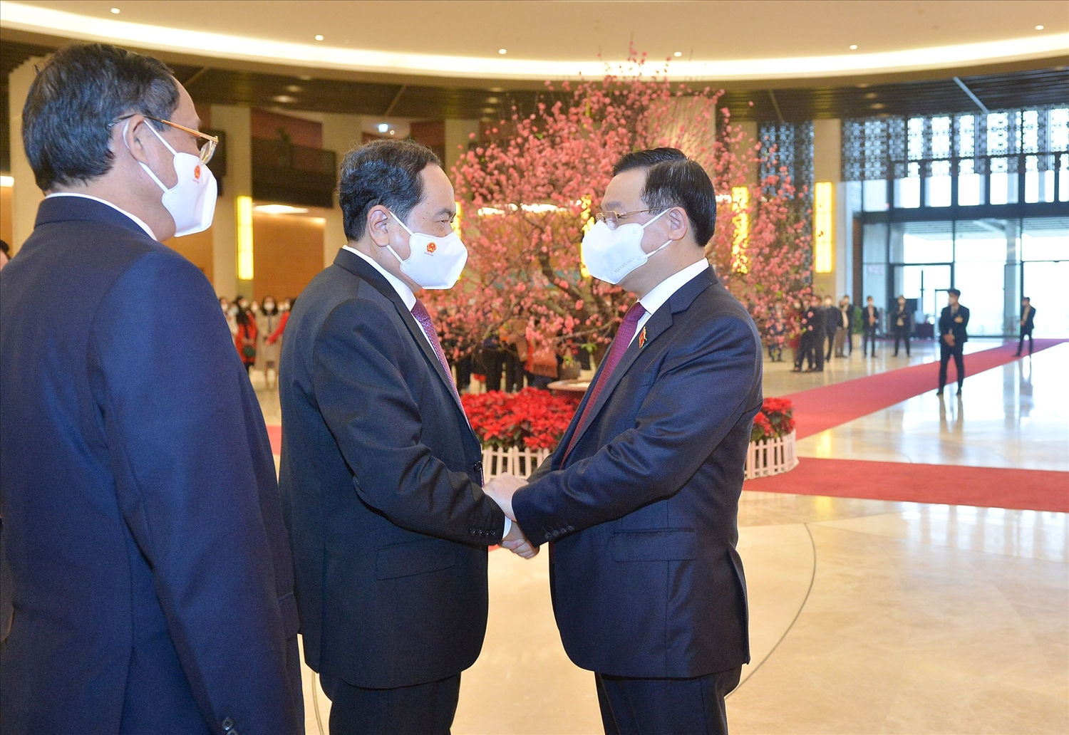 Chủ tịch Quốc hội Vương Đình Huệ gặp mặt lãnh đạo Quốc hội, các Ủy viên Ủy ban Thường vụ Quốc hội