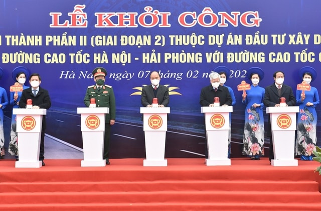 Lễ khởi công Dự án Thành phần II (giai đoạn 2) thuộc Dự án đầu tư xây dựng tuyến đường bộ nối đường cao tốc Hà Nội - Hải Phòng với đường cao tốc Cầu Giẽ - Ninh Bình - Ảnh: VGP/Đức Tuân Lễ khởi công Dự án Thành phần II (giai đoạn 2) thuộc Dự án đầu tư xây dựng tuyến đường bộ nối đường cao tốc Hà Nội - Hải Phòng với đường cao tốc Cầu Giẽ - Ninh Bình - Ảnh: VGP/Đức Tuân