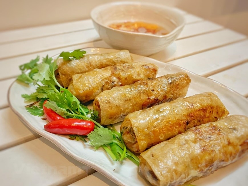 Món nem rán truyền thống Việt Nam được nhiều người Pháp yêu thích