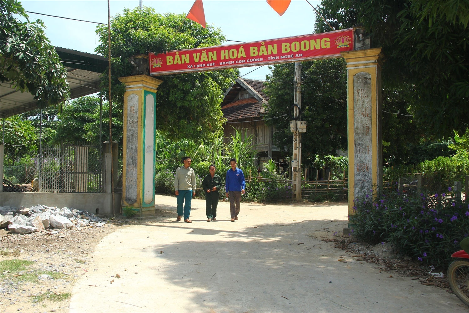 Bản Boong đạt danh hiệu bản văn hoá