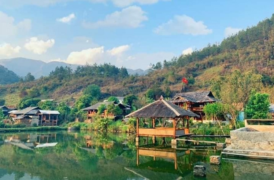 Vẻ đẹp thanh bình của bản Mòng