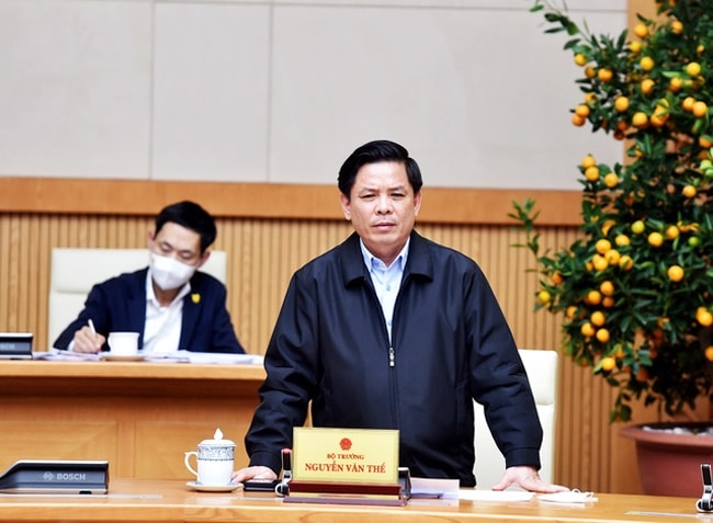 Bộ trưởng GTVT Nguyễn Văn Thể khẳng định, nếu nhà thầu nào không bảo đảm tiến độ thì sẽ không cho dự thầu các dự án khác trong thời gian tới. (Ảnh: VGP/Đức Tuân)