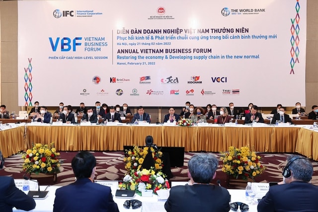 Chính phủ, Thủ tướng đã có những chỉ đạo kịp thời, quyết liệt, hiệu quả, giúp doanh nghiệp và nền kinh tế vượt qua các khó khăn thách thức do ảnh hưởng của dịch bệnh COVID-19. Ảnh: VGP/Nhật Bắc