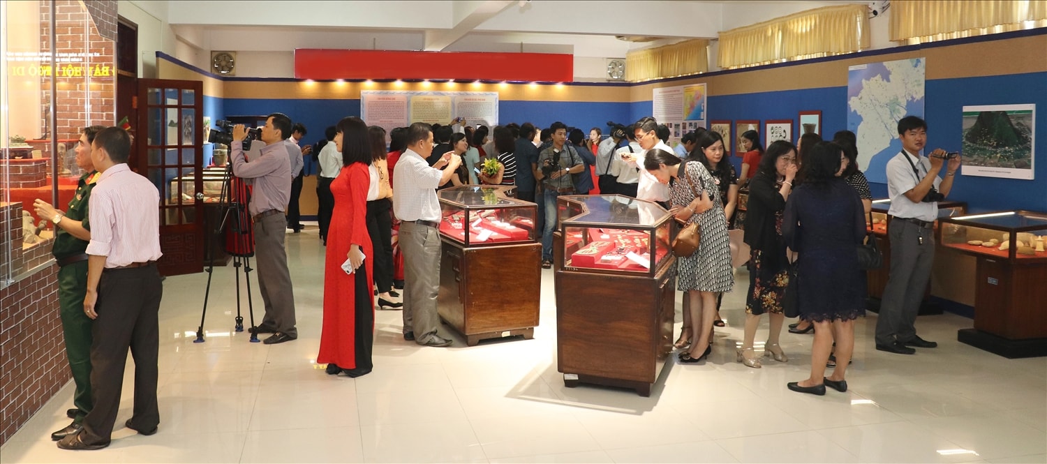 Triển lãm cổ vật Óc Eo nhận được sự quan tâm từ cộng đồng (Ảnh chụp trước khi có dịch Covid-19 )
