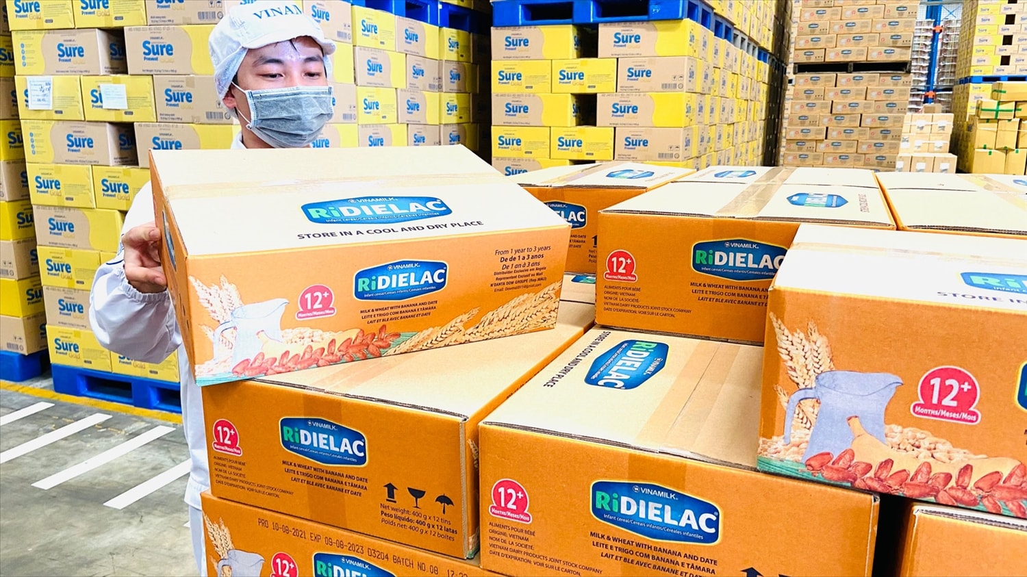 Vinamilk duy trì sự tăng trưởng ở mảng xuất khẩu trong 2 năm đại dịch tác động mạnh lên kinh doanh quốc tế 