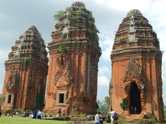 Di tích tháp Dương Long được công nhận là di tích quốc gia đặc biệt năm 2015. 