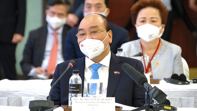 Chủ tịch nước Nguyễn Xuân Phúc tại buổi đối thoại. (Ảnh: VOV)