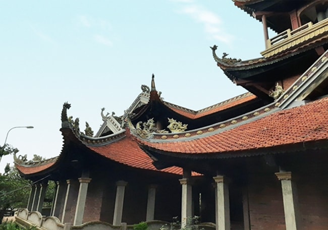 Nhờ sự kết hợp độc đáo với gốm sứ, Chùa Tiêu Dao đã trở thành một công trình mang đậm bản sắc làng nghề truyền thống Bát Tràng Nhờ sự kết hợp độc đáo với gốm sứ, Chùa Tiêu Dao đã trở thành một công trình mang đậm bản sắc làng nghề truyền thống Bát Tràng