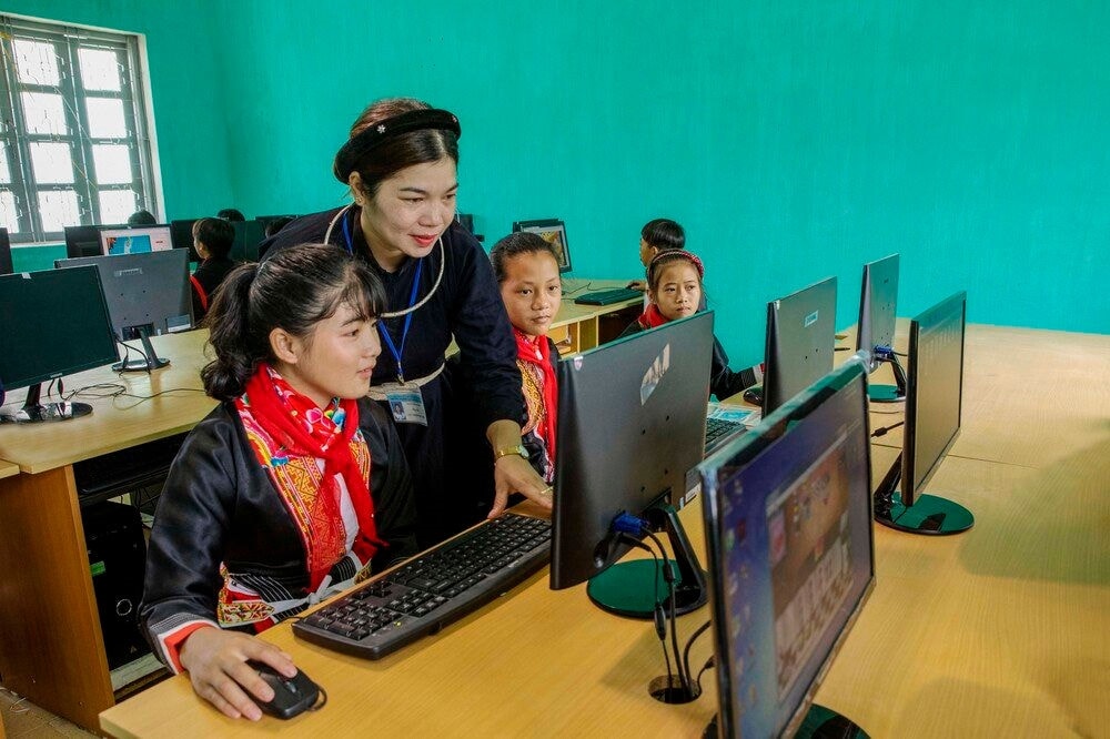 Một lớp học công nghệ cho học sinh DTTS