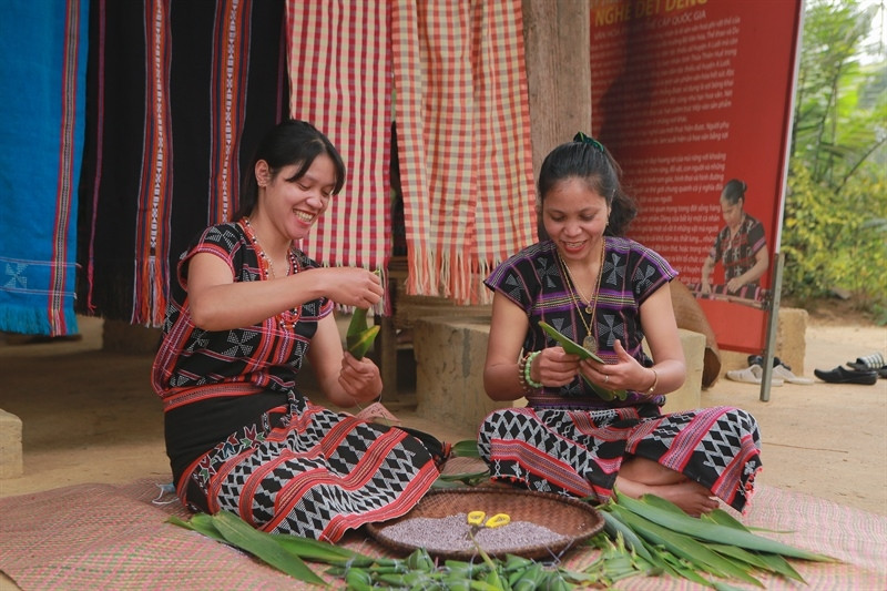 Bánh “tình yêu” của đồng bào Tà Ôi 5