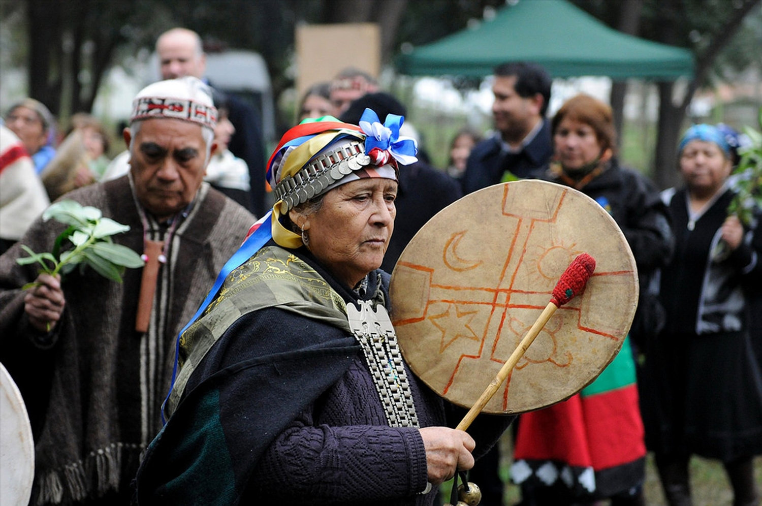 Người Mapuche rất quan tâm bảo tồn, lưu giữ văn hóa bản địa của dân tộc mình Người Mapuche rất quan tâm bảo tồn, lưu giữ văn hóa bản địa của dân tộc mình