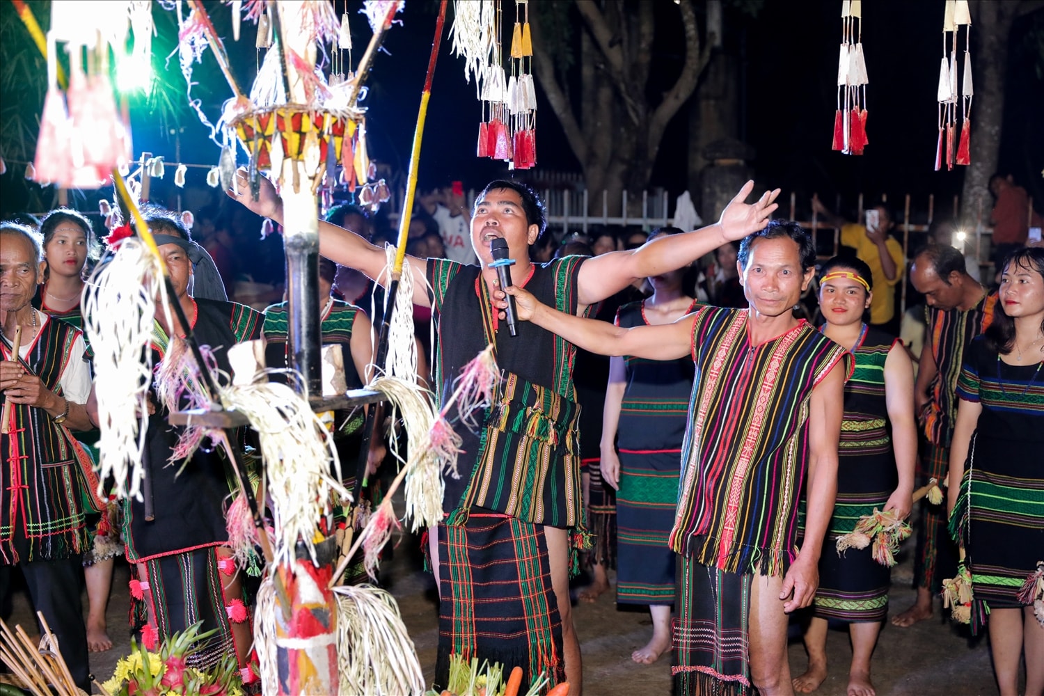 Trải nghiệm lễ hội của các dân tộc bản địa Trải nghiệm lễ hội của các dân tộc bản địa