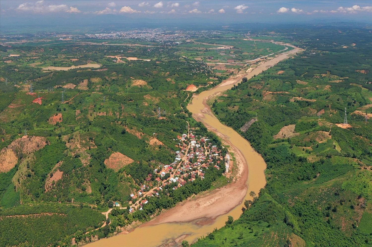 Dòng Đắk Bla huyền thoại đang đứng trước nguy cơ chặn dòng để làm thủy điện