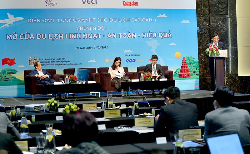 Diễn đàn “Luồng xanh” cho du lịch cất cánh, Chuyên đề I: “Mở cửa du lịch linh hoạt - an toàn - hiệu quả” do Tạp chí Diễn đàn Doanh nghiệp tổ chức