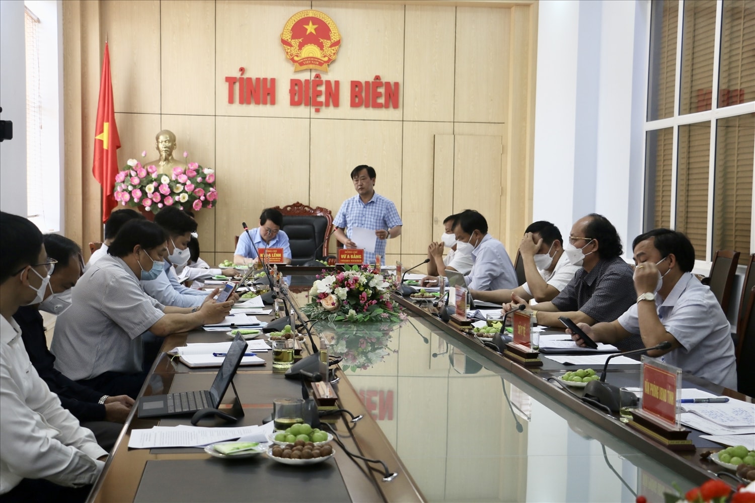 Ông Vừ A Bằng, Phó Chủ tịch UBND tỉnh Điện Biên phát biết tại buổi làm việc Ông Vừ A Bằng, Phó Chủ tịch UBND tỉnh Điện Biên phát biết tại buổi làm việc