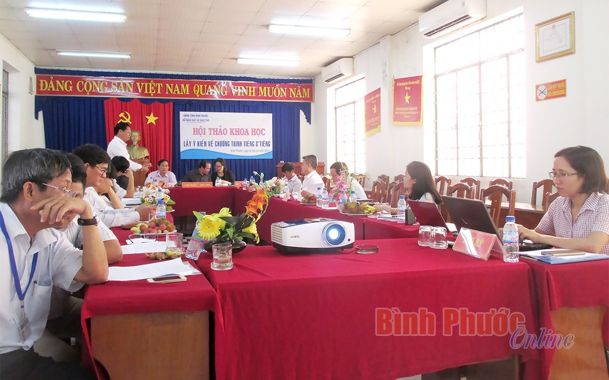 Hội thảo khoa học lấy ý kiến về chương trình dạy tiếng Xtiêng cho học sinh tiểu học (Nguồn: Sở Giáo dục và Đào tạo tỉnh Bình Phước)