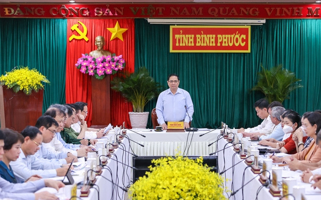 Thủ tướng một lần nữa nhấn mạnh, những vấn đề rất trọng tâm phải bắt đầu và tập trung thực hiện từ năm 2022 bao gồm công tác quy hoạch; phân bổ nguồn lực tập trung cho phát triển đường cao tốc; nâng cấp nguồn nhân lực...Ảnh: VGP/Nhật Bắc Thủ tướng một lần nữa nhấn mạnh, những vấn đề rất trọng tâm phải bắt đầu và tập trung thực hiện từ năm 2022 bao gồm công tác quy hoạch; phân bổ nguồn lực tập trung cho phát triển đường cao tốc; nâng cấp nguồn nhân lực...Ảnh: VGP/Nhật Bắc