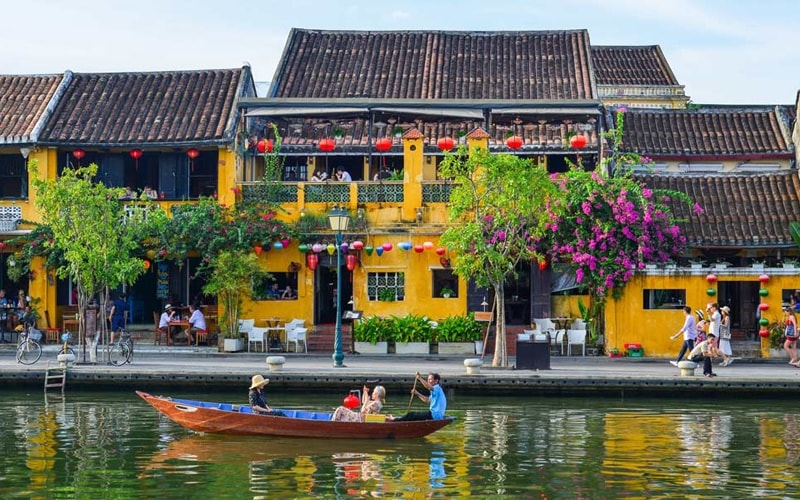 Phố cổ Hội An vẫn giữ được gần như nguyên vẹn kiến trúc cổ của hơn 1.000 di tích.