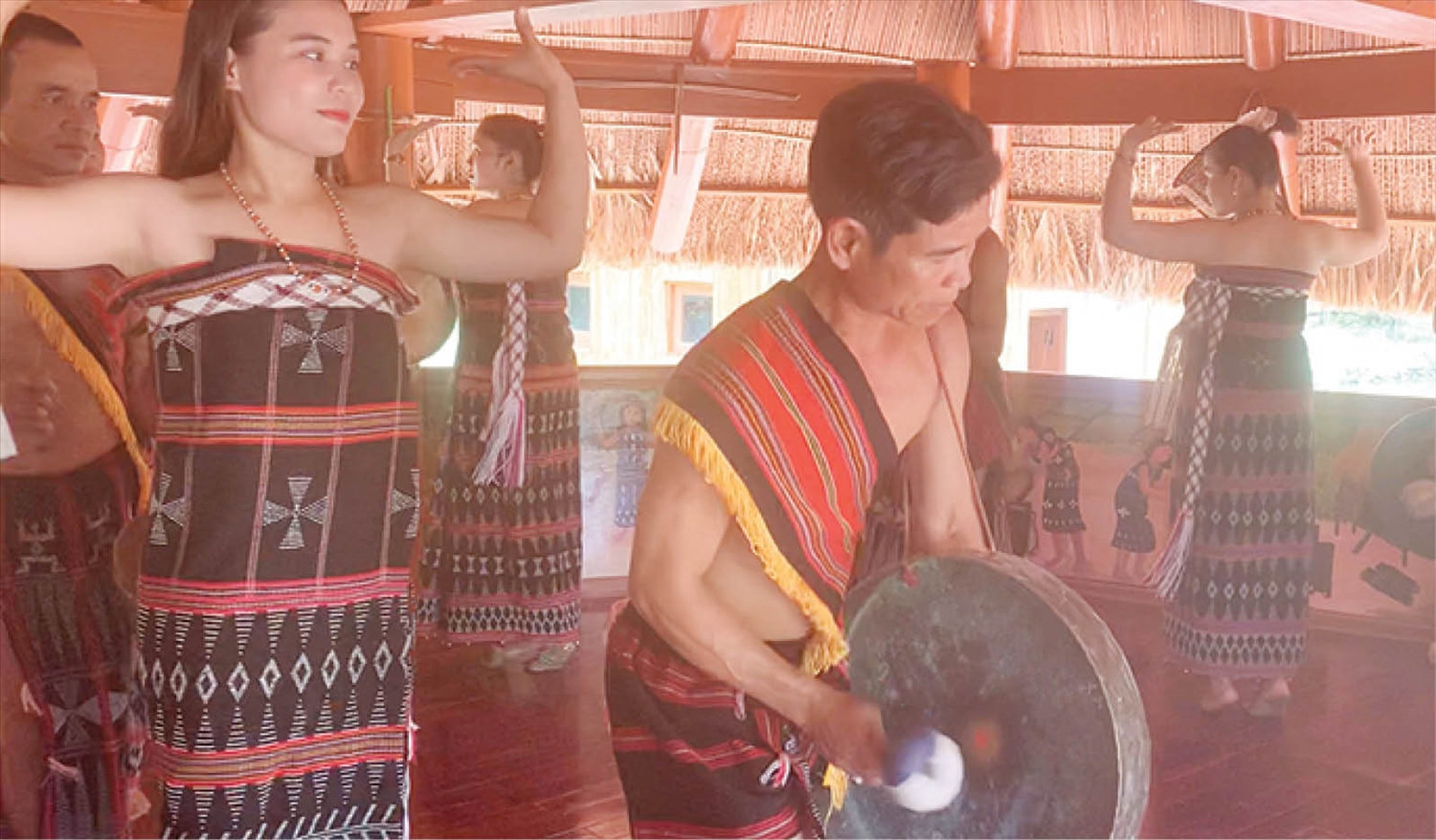 Cần thêm không gian diễn xướng để bảo tồn cồng chiêng ở Nam Đông