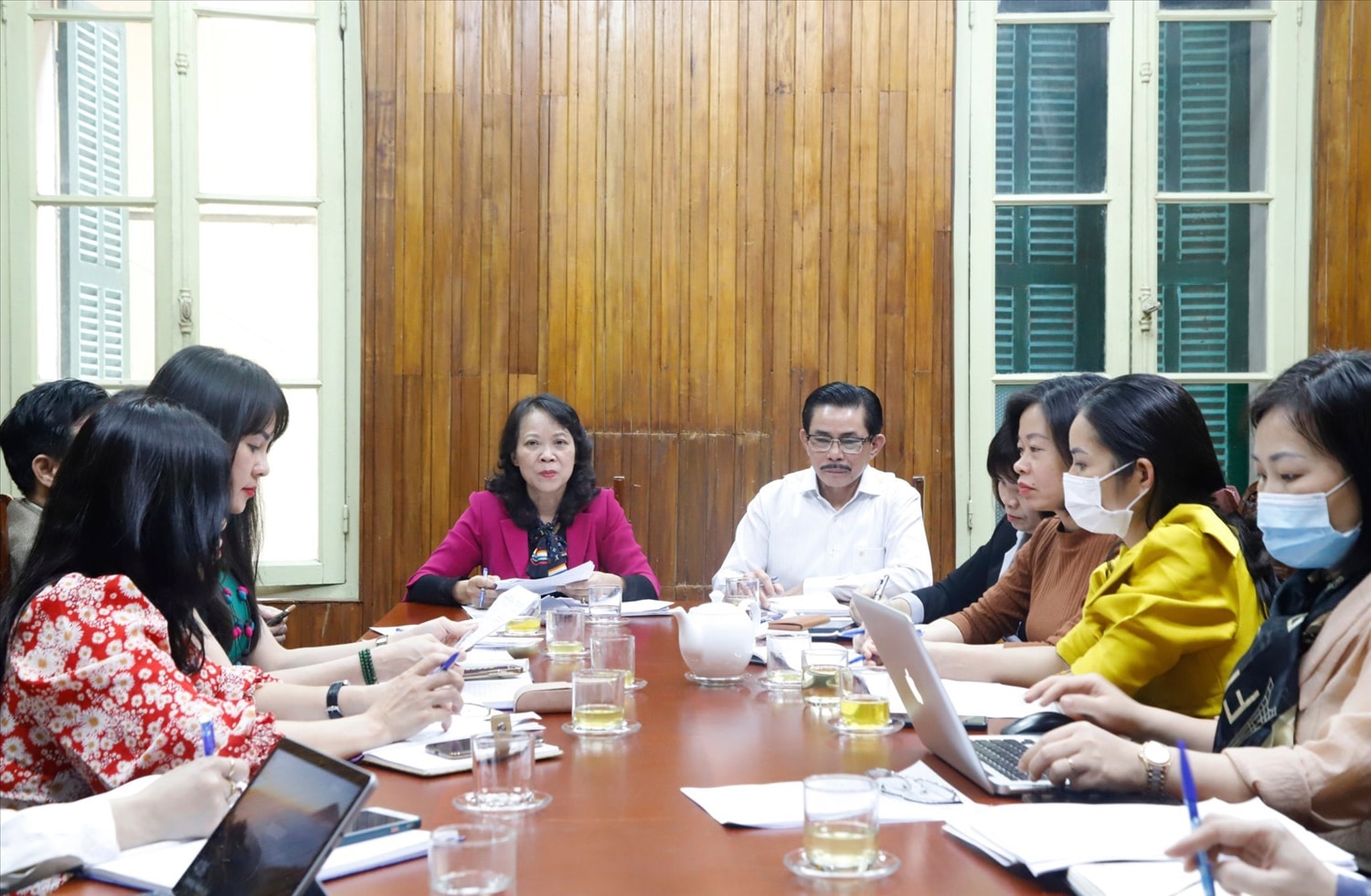Quang cảnh buổi làm việc