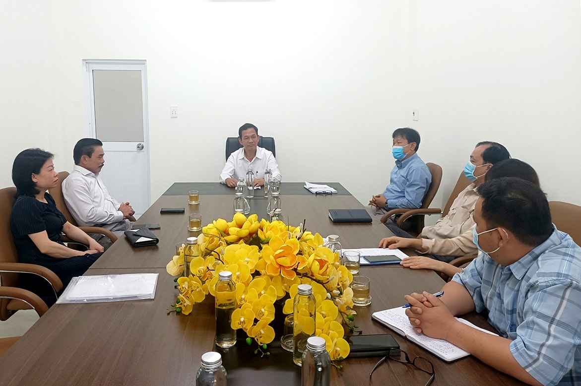 Tiếp và làm việc với Đoàn, có ông A Lăng Mai, Trưởng Ban Dân tộc tỉnh Quảng Nam cùng lãnh đạo các phòng thuộc Ban Dân tộc tỉnh Tiếp và làm việc với Đoàn, có ông A Lăng Mai, Trưởng Ban Dân tộc tỉnh Quảng Nam cùng lãnh đạo các phòng thuộc Ban Dân tộc tỉnh