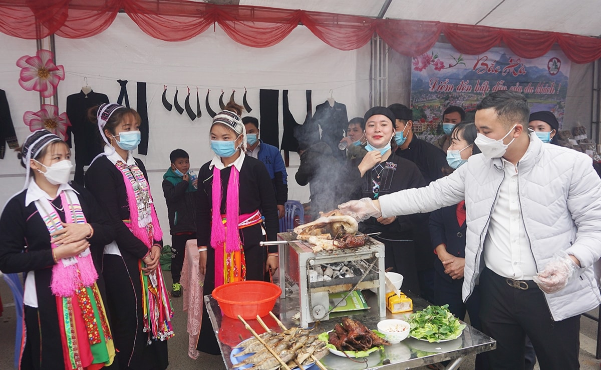 Tại Chợ đêm Bắc Hà sẽ có nhiều gian hàng trưng bày, giới thiệu nét văn hóa ẩm thực độc đáo của địa phương