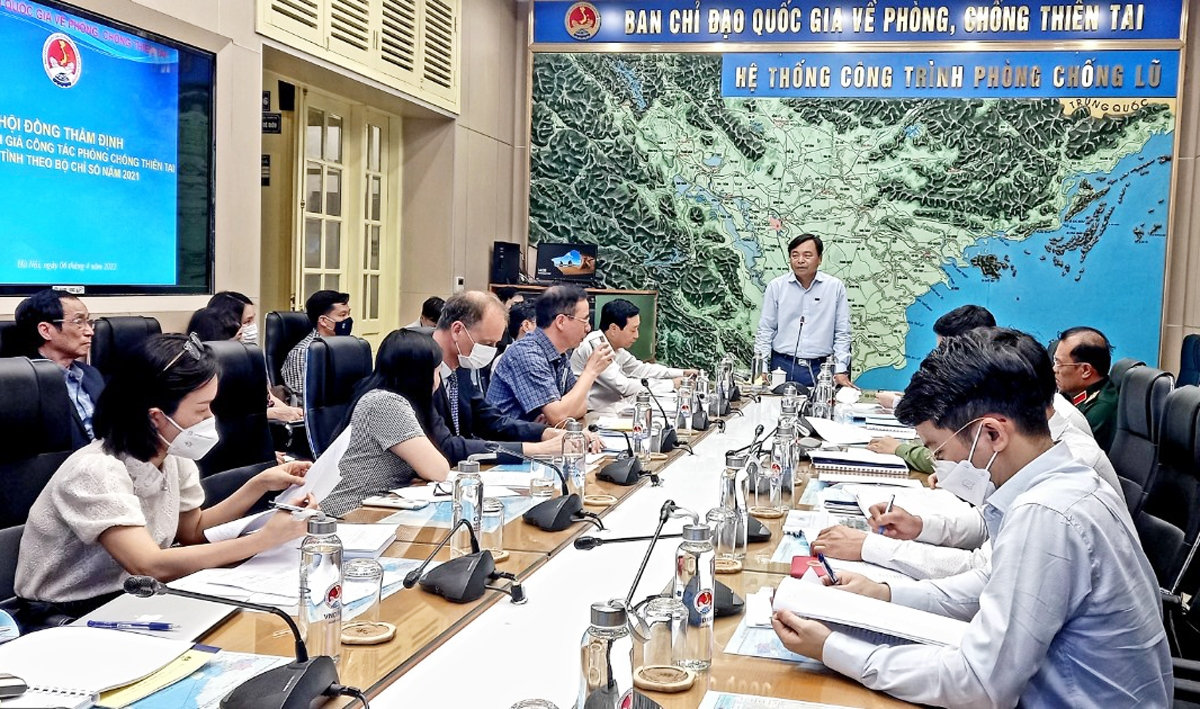 Thứ trưởng Bộ Nông nghiệp và Phát triển nông thôn Nguyễn Hoàng Hiệp, Phó Trưởng ban Chỉ đạo quốc gia về PCTT, Chủ tịch Hội đồng phát biểu tại buổi thẩm định