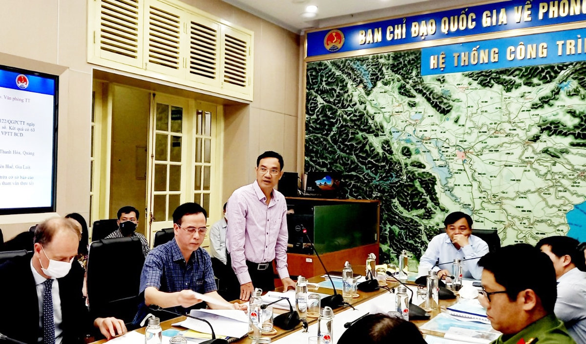 Các đại biểu phát biểu tại buổi thẩm định