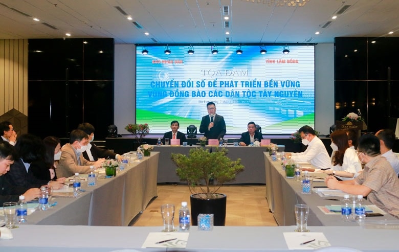Đồng chí Lê Quốc Minh - Ủy viên Ban Chấp hành Trung ương Đảng, Tổng Biên tập Báo Nhân Dân, Phó Trưởng Ban Tuyên giáo Trung ương, Chủ tịch Hội Nhà báo Việt Nam chủ trì hội nghị Đồng chí Lê Quốc Minh - Ủy viên Ban Chấp hành Trung ương Đảng, Tổng Biên tập Báo Nhân Dân, Phó Trưởng Ban Tuyên giáo Trung ương, Chủ tịch Hội Nhà báo Việt Nam chủ trì hội nghị