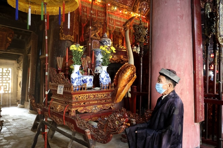 Bộ Kiệu Bát Cống và 4 chiếc kiệu văn là cổ vật quý giá của Lễ hội đình Hùng Lô.