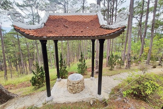 Giếng Ngọc trong quần thể đền Âu Lạc