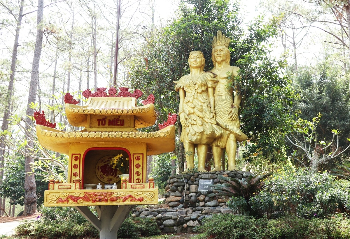 Miếu thờ Lạc Long Quân - Âu Cơ