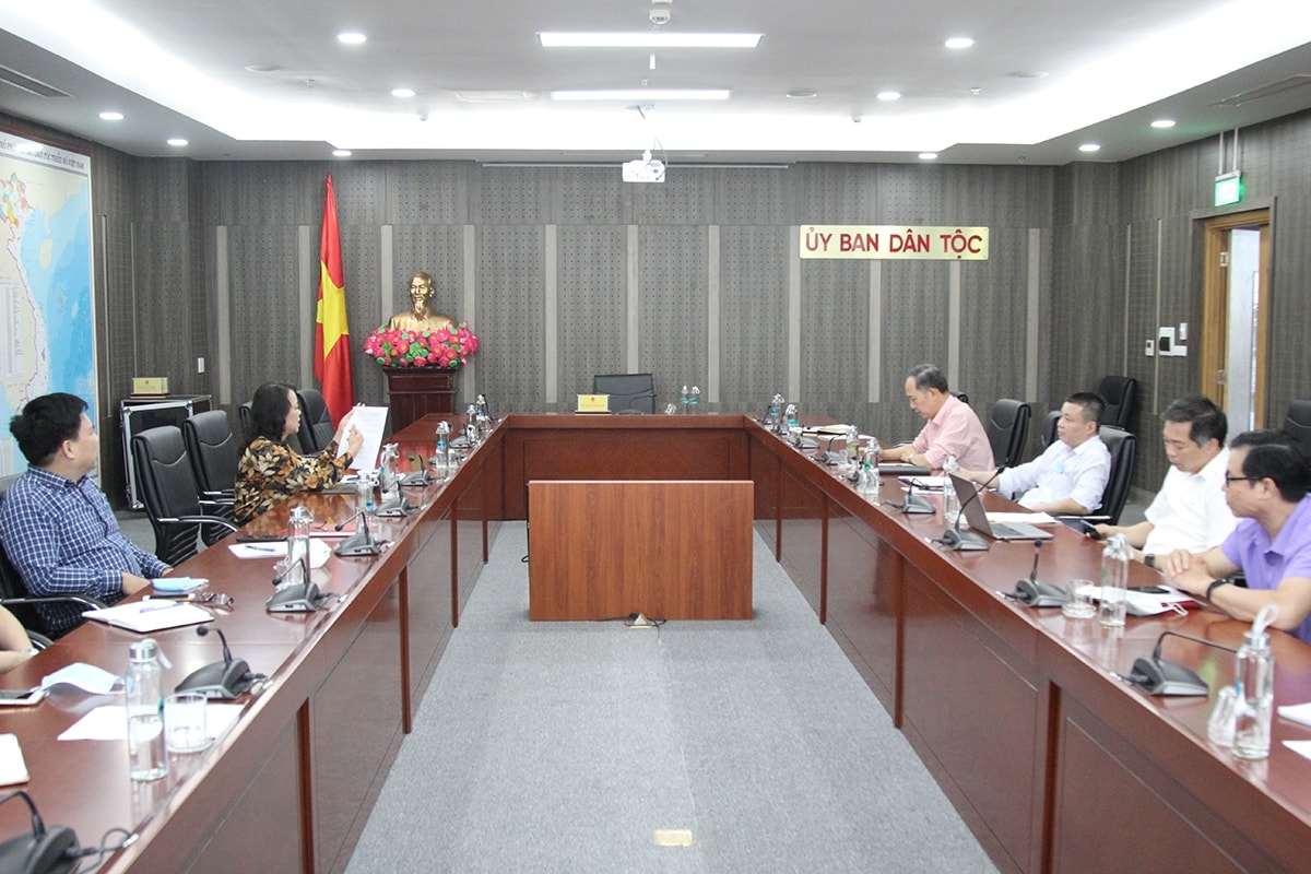 Quang cảnh buổi làm việc
