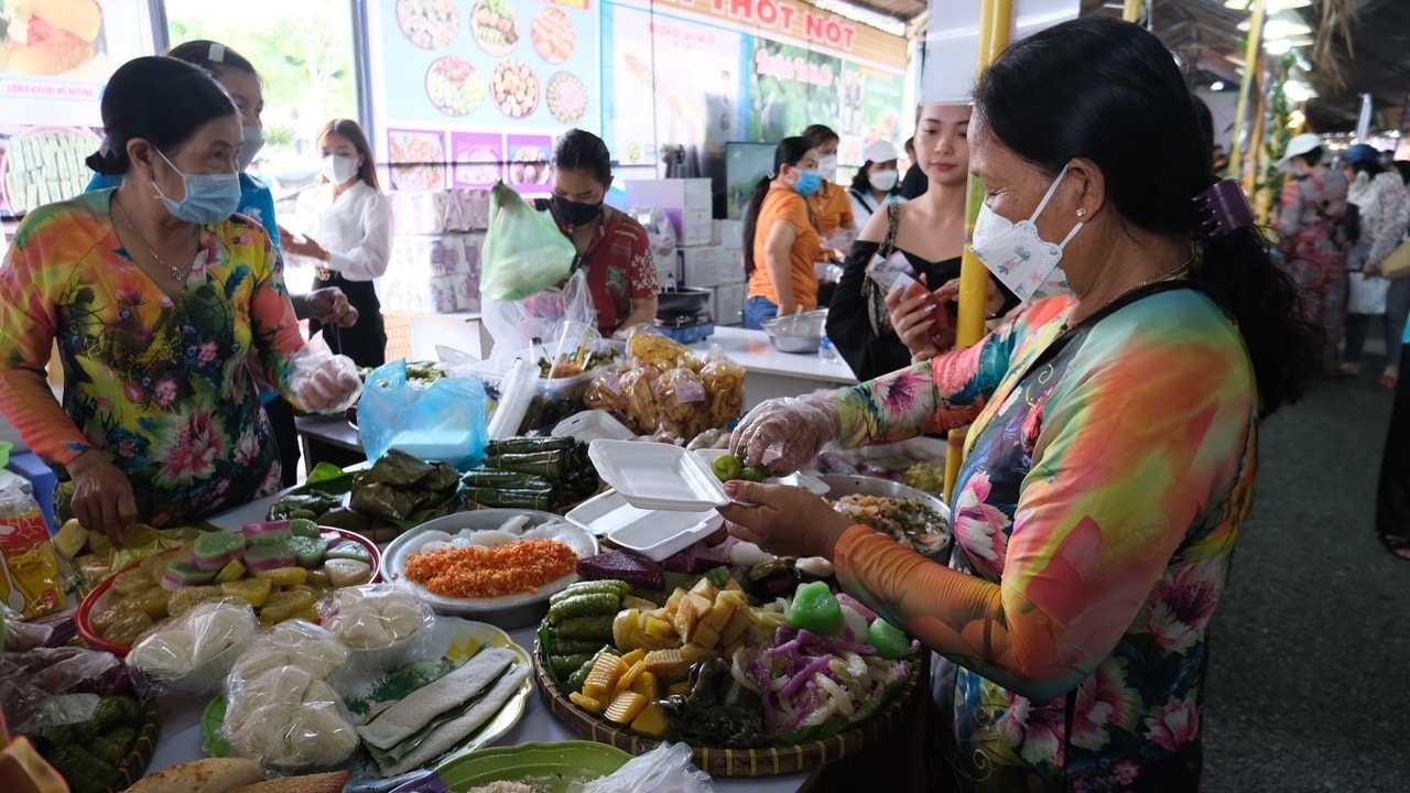 Nhiều loại bánh truyền thống hấp dẫn thực khách