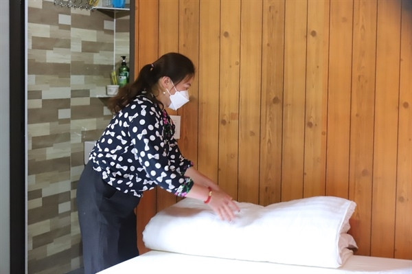 Nhiều hộ làm dịch vụ homestay chủ động nâng cấp phòng nghỉ phục vụ khách du lịch