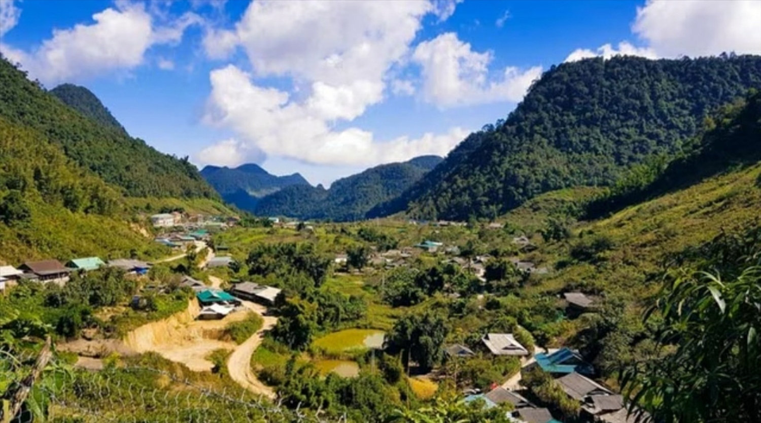 Một góc xã Mường Lống, huyện Kỳ Sơn hôm nay Một góc xã Mường Lống, huyện Kỳ Sơn hôm nay