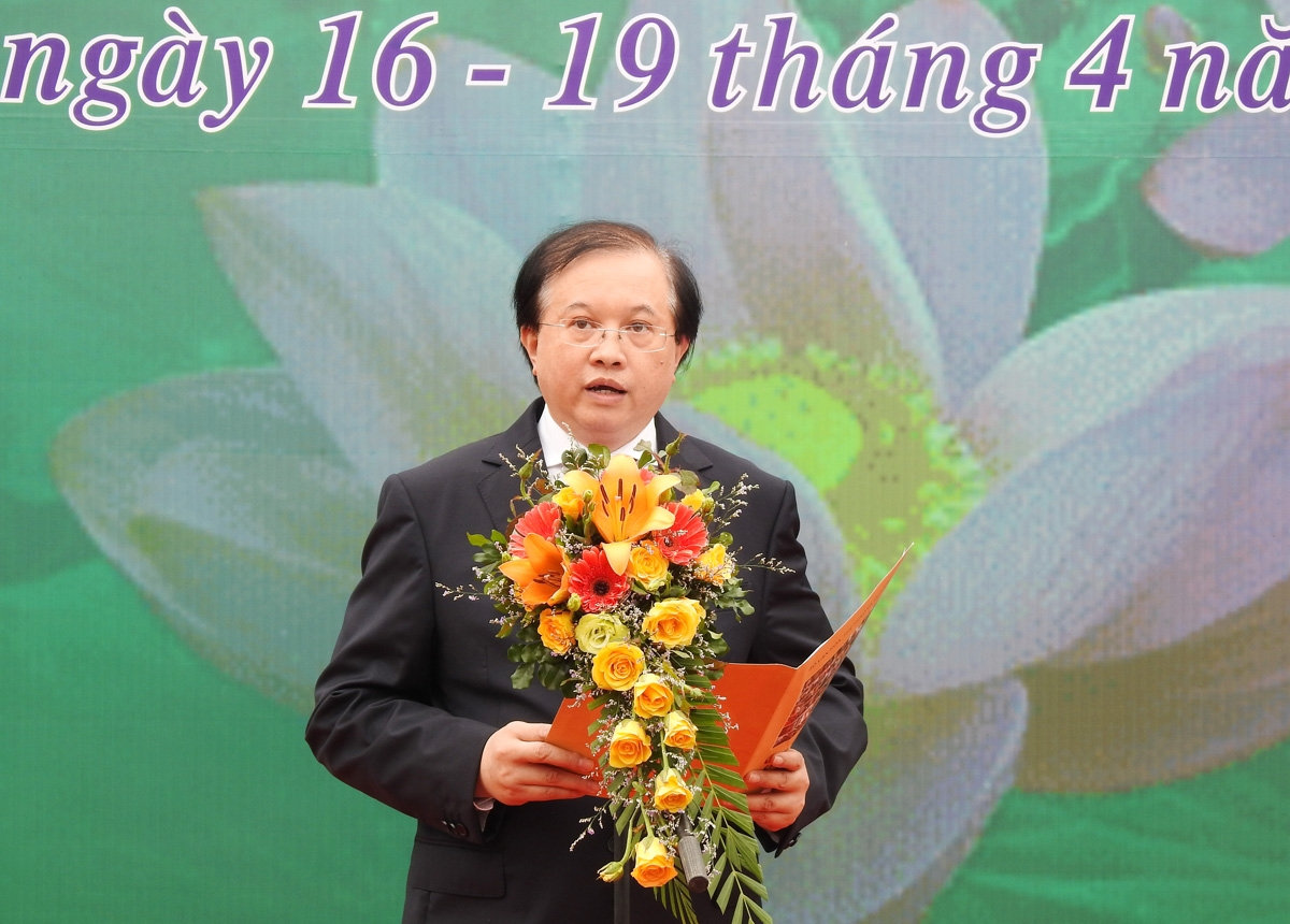 Thứ trưởng Bộ Văn hóa, Thể thao và Du lịch Tạ Quang Đông phát biểu khai mạc triển lãm Thứ trưởng Bộ Văn hóa, Thể thao và Du lịch Tạ Quang Đông phát biểu khai mạc triển lãm