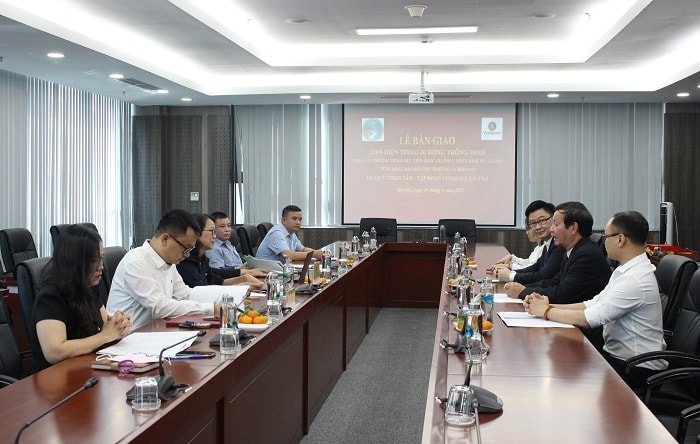 Quang cảnh buổi làm việc