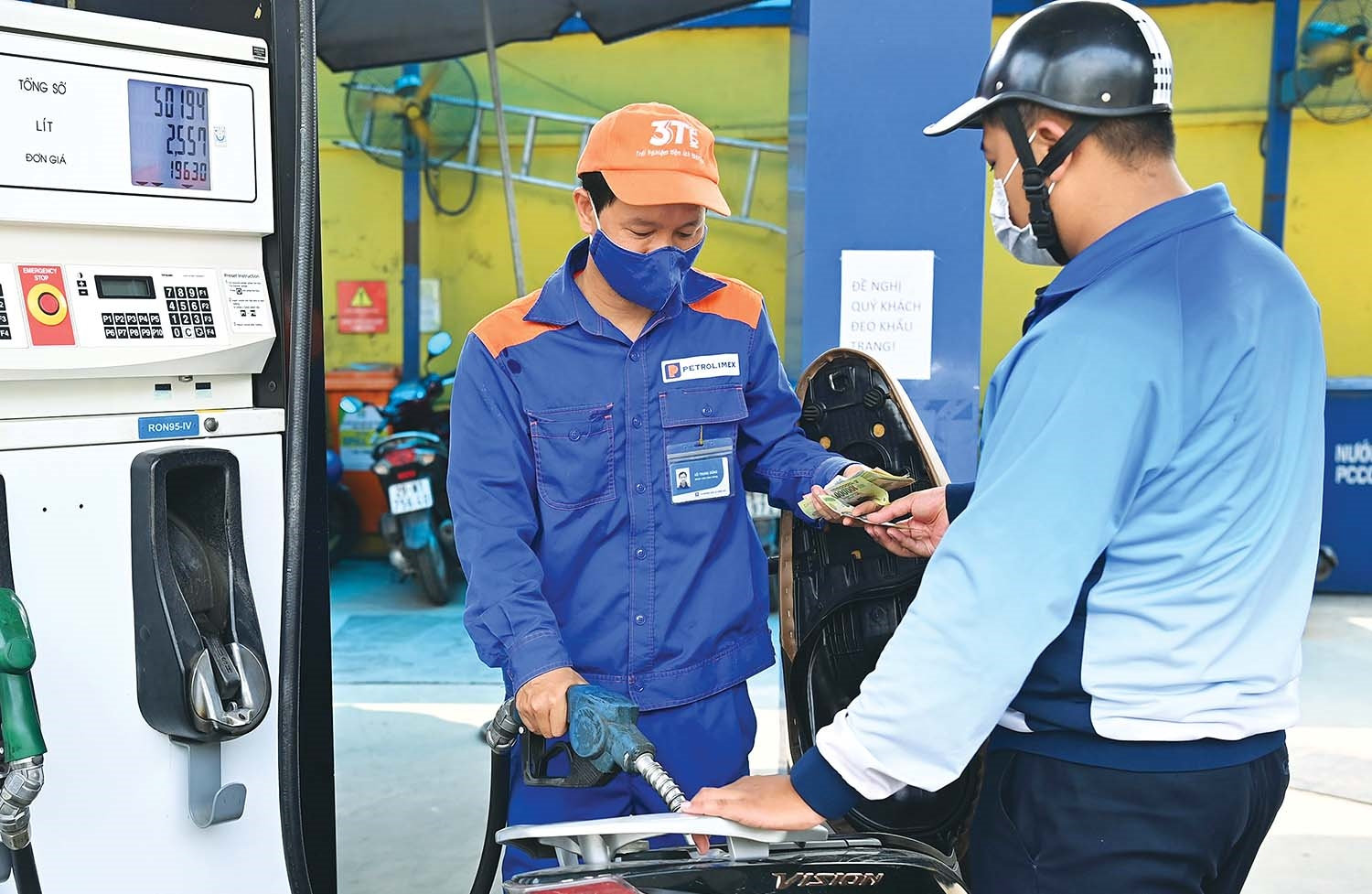 Giá xăng dầu tăng trở lại Giá xăng dầu tăng trở lại