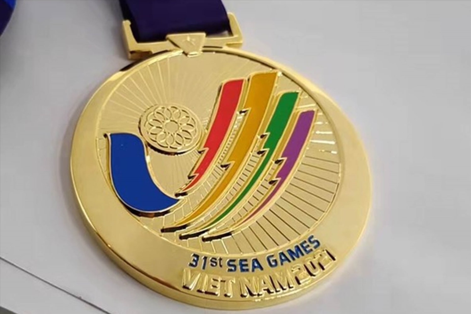 Huy chương Vàng SEA Games 31 với hình tượng Huy chương Vàng SEA Games 31 với hình tượng