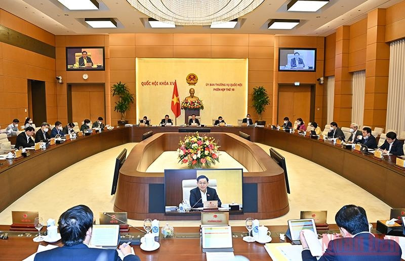 Quang cảnh phiên họp thứ 10 của Ủy ban Thường vụ Quốc hội cho ý kiến về dự án Luật Khám bệnh, chữa bệnh (sửa đổi). (Ảnh: DUY LINH) 