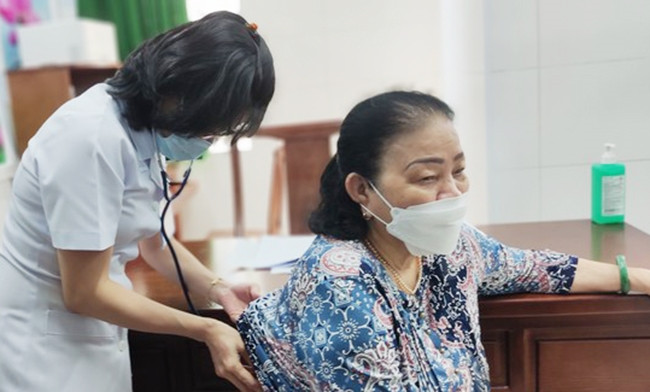 Nhóm đối tượng trên 60 tuổi nên đi khám hậu Covid-19