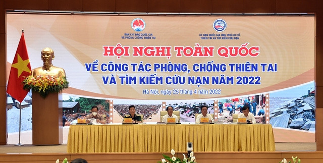 Phó Thủ tướng Lê Văn Thành, Trưởng Ban Chỉ đạo quốc gia về PCTT, Chủ tịch Uỷ ban quốc gia Ứng phó sự cố thiên tai và TKCN chủ trì Hội nghị - Ảnh: VGP/Đức Tuân