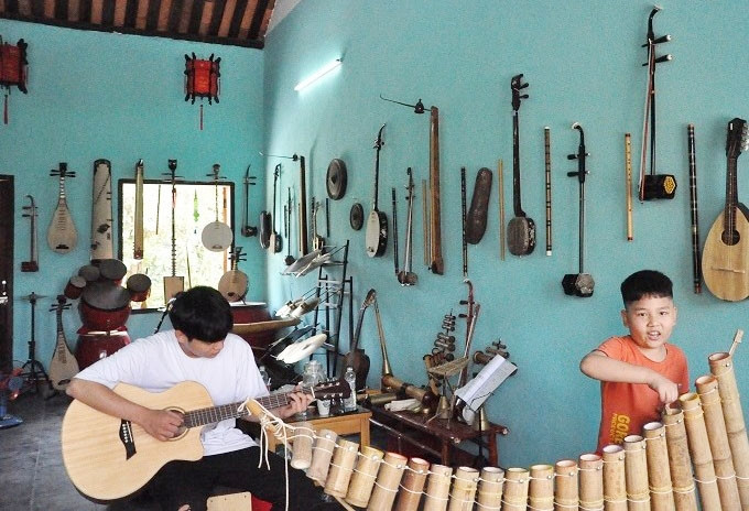 Gian trưng bày nhạc cụ dân tộc của Thanh Hóa tại sự kiện Gian trưng bày nhạc cụ dân tộc của Thanh Hóa tại sự kiện