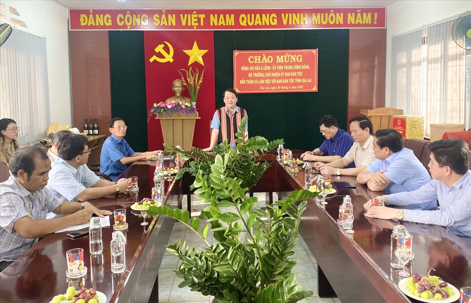 Quang cảnh buổi thăm, làm việc của Bộ trưởng, Chủ nhiệm Ủy ban Dân tộc Hầu A Lềnh và Ban Dân tộc tỉnh Gia Lai