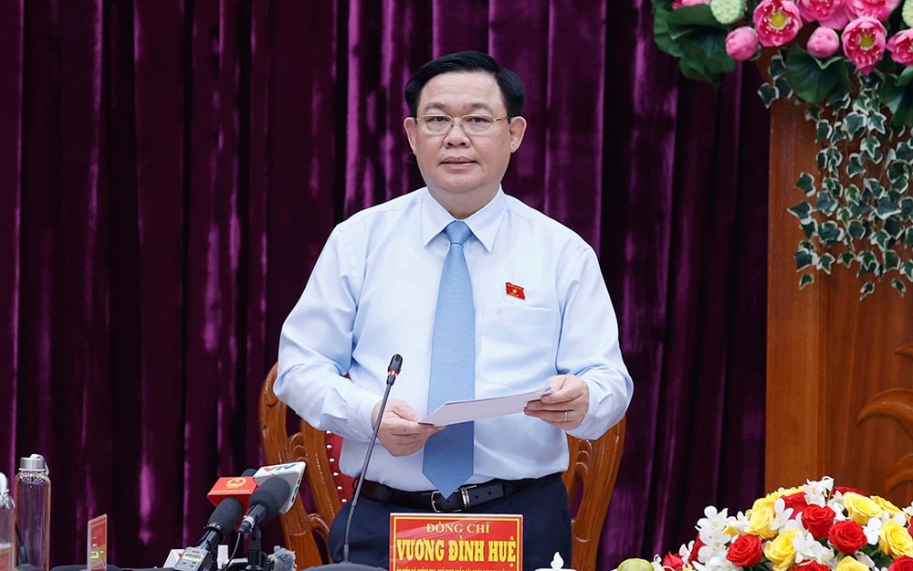 Chủ tịch Quốc hội Vương Đình Huệ phát biểu tại buổi làm việc. (Ảnh: DOÃN TẤN-TTXVN) Chủ tịch Quốc hội Vương Đình Huệ phát biểu tại buổi làm việc. (Ảnh: DOÃN TẤN-TTXVN)