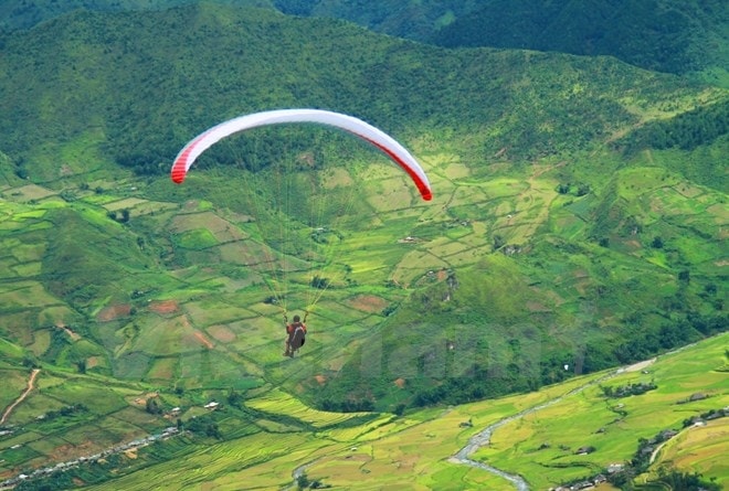 Trải nghiệm dù lượn tại đỉnh Khau Phạ (Mù Cang Chải, Yên Bái) Trải nghiệm dù lượn tại đỉnh Khau Phạ (Mù Cang Chải, Yên Bái)
