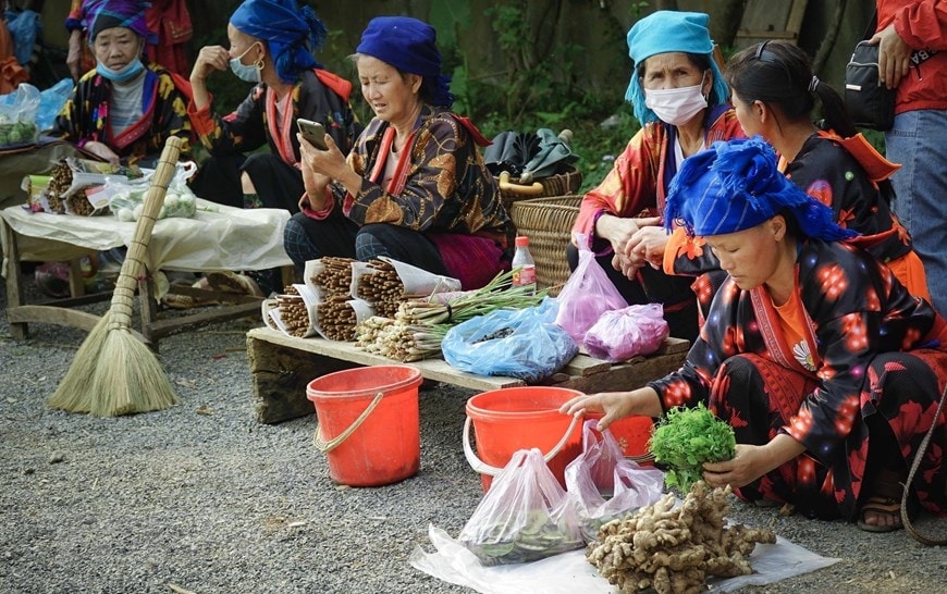 Nông sản bày bán tại chợ phiên Xá Nhè. (Ảnh: Xuân Tư/TTXVN)